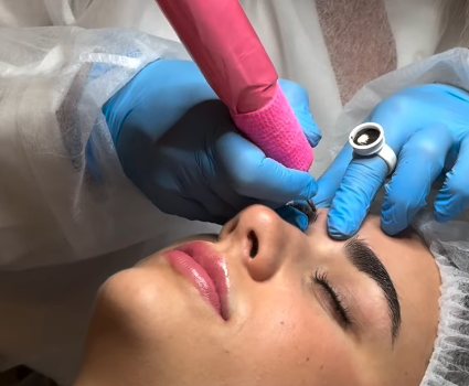 MICROPIGMENTACIÓN DE CEJAS GRANOLLERS